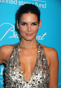angie harmon al gala 04.jpg