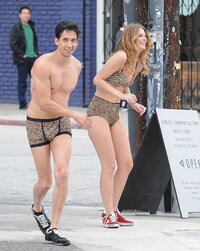 mischa barton sul set 08.jpg