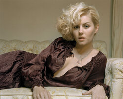 Elisha_Cuthbert_-_Patrick_Hoelck_Photoshoot_06.jpg