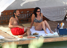 lisa edelstein in bikini 07.jpg