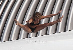 julianne hough in bikini nero 12.jpg