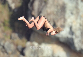 julianne hough in bikini nero 19.jpg