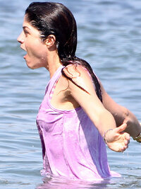 selma blair al mare 06.jpg