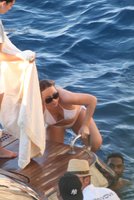 mariah carey in yacht 04.jpg