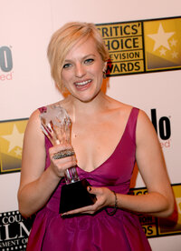 elisabeth moss al gala 15.jpg