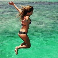 isabel macedo in bikini 08.jpg