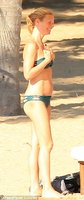 gwyneth paltrow in bikini 11.jpg