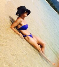 paola minaccioni in bikini.jpg