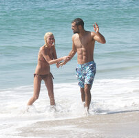 tara reid in bikini 18.jpg