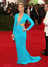 elizabeth banks al gala 06.jpg