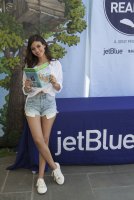 victoria justice in shorts 01.jpg