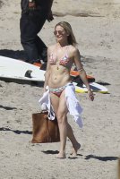 kate hudson in bikini 03.jpg