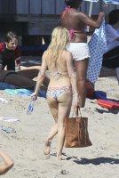 kate hudson in bikini 07.jpg