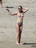 kate hudson in bikini 40.jpg