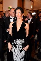 VIRGINIA-RAGGI-SERATA-VESTRI-SICILIANI-AL-TEATRO-DELLOPE-RA_240_resize.jpg