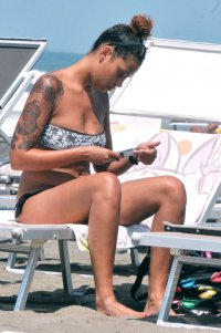 mara adriani al mare 02.jpg