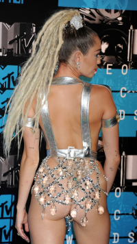 77270879_miley025c.png
