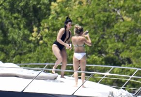 demi lovato in yacht 10.jpg