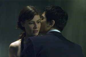 luigi-lo-cascio-e-anna-mouglalis-in-una-scena-del-film-mare-nero-28622.jpg