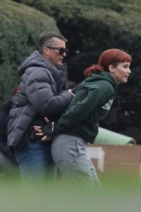 jennifer-lawrence-getting-arrested-in-a-scene-on-the-set-of-the-movie-don-t-look-up-2.jpg