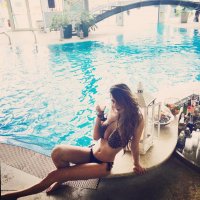 sarah altobello in bikini 02.jpg