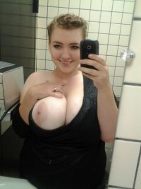 mama-does-boobs-selfie.jpg