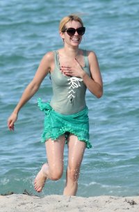 emma roberts in beach 13.jpg