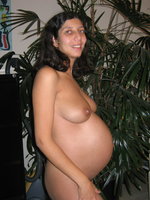 2005-10-01 - Soraya Standing Nude In The Living Room 36 Weeks Pregnant Img 8737.jpg