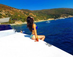 giulia elettra gorietti in bikini 03.jpg