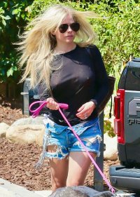 avril-lavigne-in-a-see-through-top-at-a-friend-s-house-in-calabasas-10.jpg