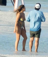 ronda rousey in beach 09.jpg