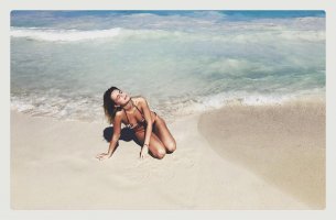 eleonora arosio in bikini 08.jpg
