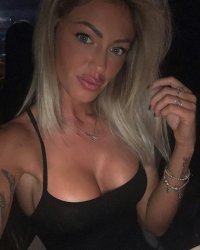 eliana cartella in nero.jpg