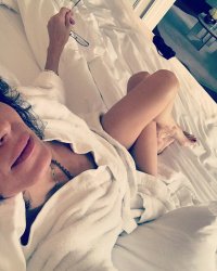 giorgia gambe.jpg
