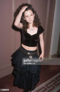 11 Sara Gilbert 2.jpg