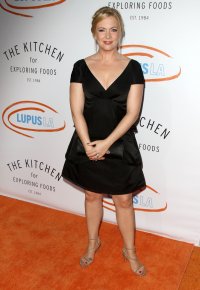 melissa joan hart in bikini 01.jpg