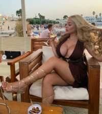 Screenshot 2021-10-14 at 08-40-18 Ilaria Macrì su Instagram My favorite thing seeing summer s...png