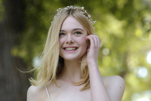 Elle Fanning.jpg