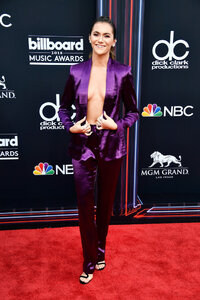 alyson stoner al gala 03.jpg