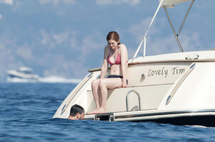 bonnie wright in bikini (03).jpg