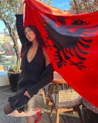 dualipa-28112022-0003.jpg
