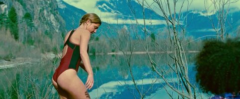 Adele Exarchopoulos - The Five Devils - 3_4.jpg