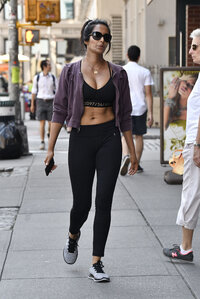 padma lakshmi in street 06.jpg