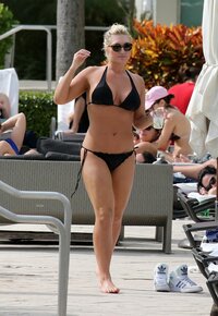 brooke hogan in bikini (48).jpg