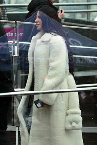 Kim_Kardashian_Out_in_London_03_17_2023__4_.jpg