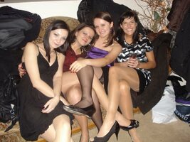 bret-easton - PANTYHOSE GIRLS - AT HOME - 0116 - 209301836.jpg