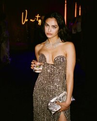 camila mendes al gala 02.jpg