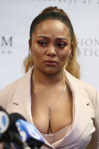 teairra mari in dress 02.jpg