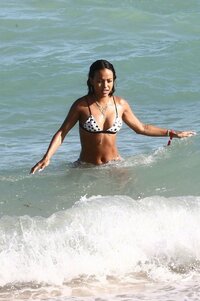 karrueche tran in bikini (18).jpg