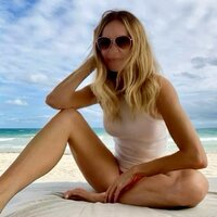 vanessa angel in beach 04.jpg